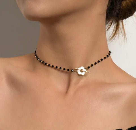 chocker necklace
