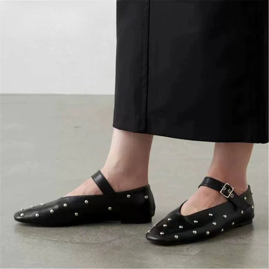 Stylish and Comfortable: 2024 Women's Genuine Leather Mary Jane Flats with Rivet Accents and Buckle Detailing - Vestes Novas